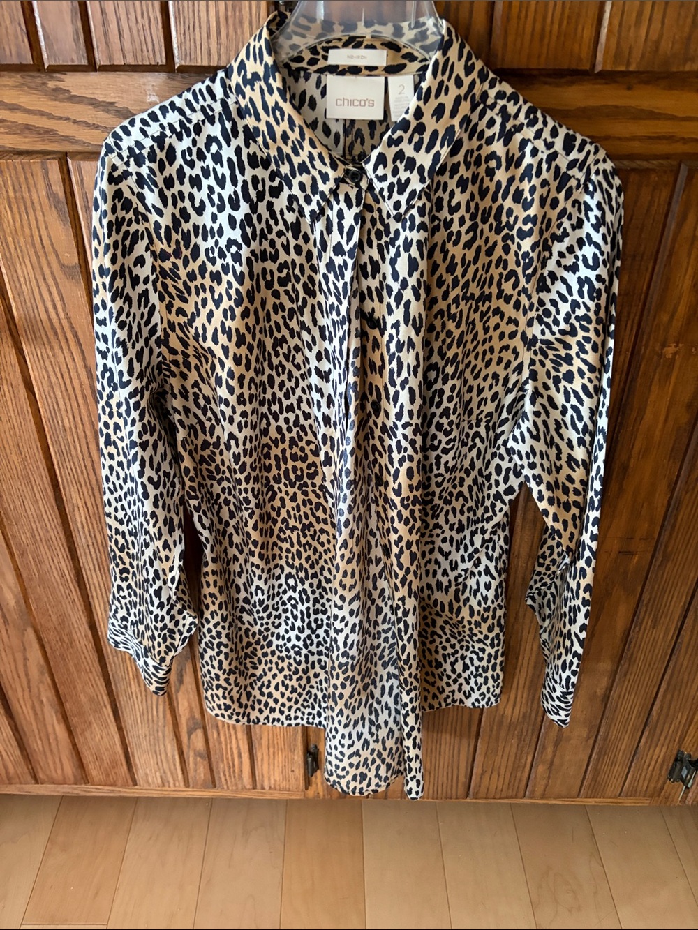 Chico's Black and Cream Leopard Print no
Iron blouse size 2 Chico size XL